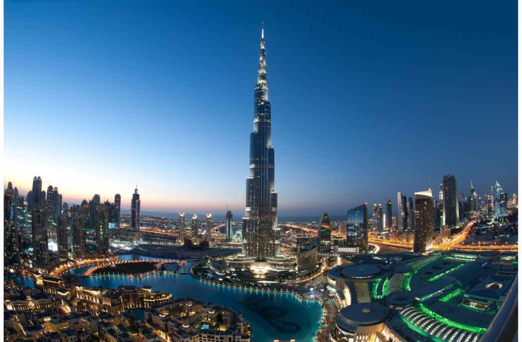 Burj Khalifa adalah menara tertinggi di dunia